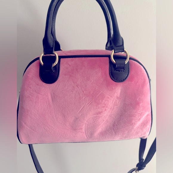 Juicy Couture NWT Pink Black Satchel w/ Heart Charm NEW - Picture 3 of 3